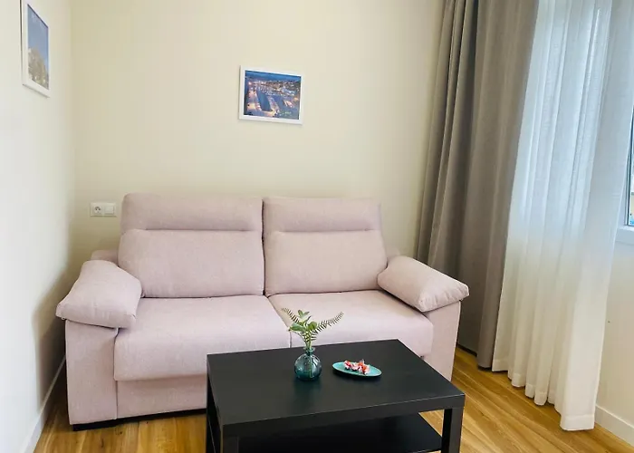 Apartamentos Buenos Aires,En El Centro De Ribadeo Con Vistas A La Ria